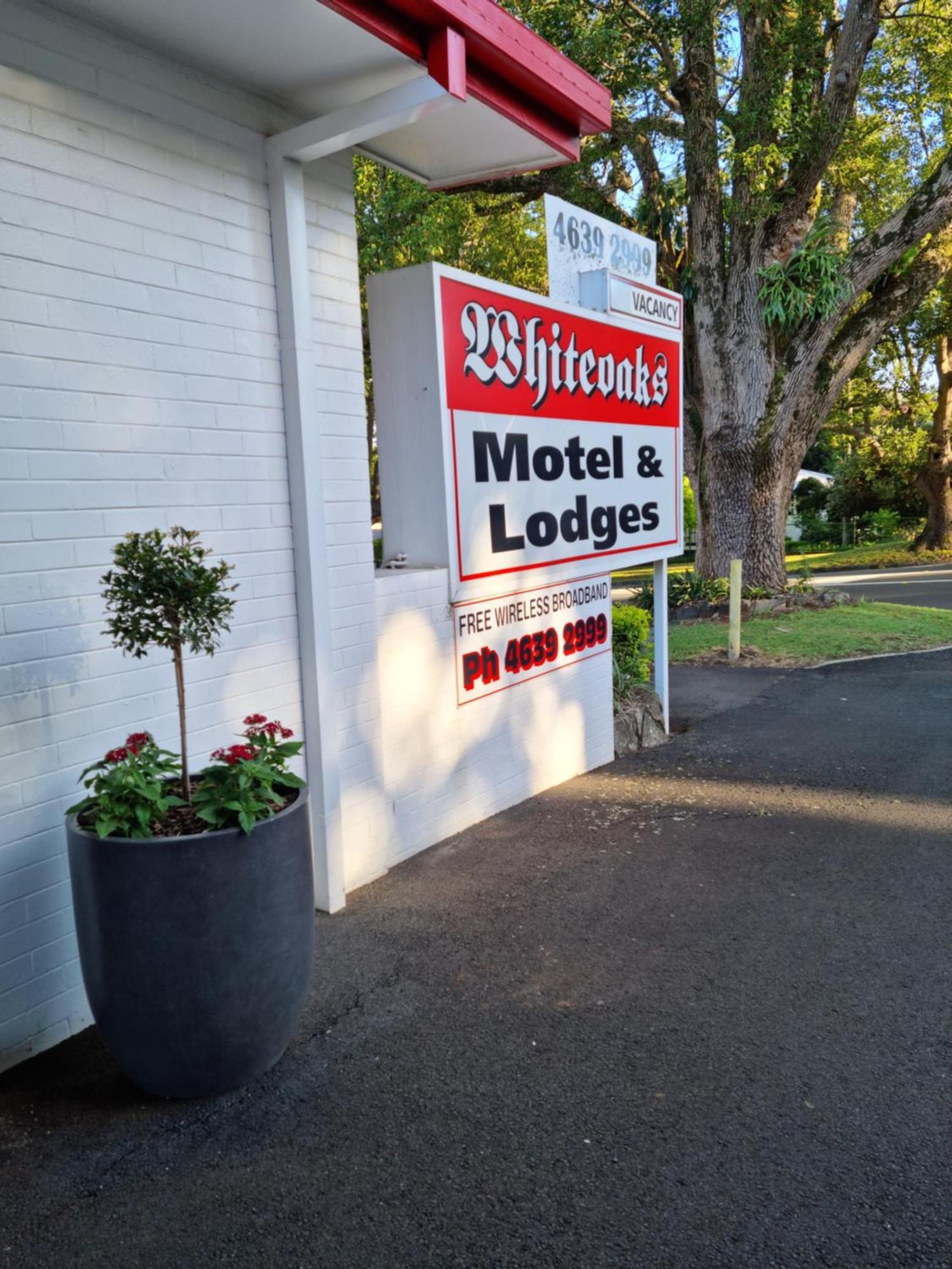 Whiteoaks Motel & Lodges トゥーンバ エクステリア 写真