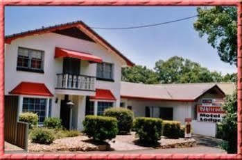 Whiteoaks Motel & Lodges トゥーンバ エクステリア 写真